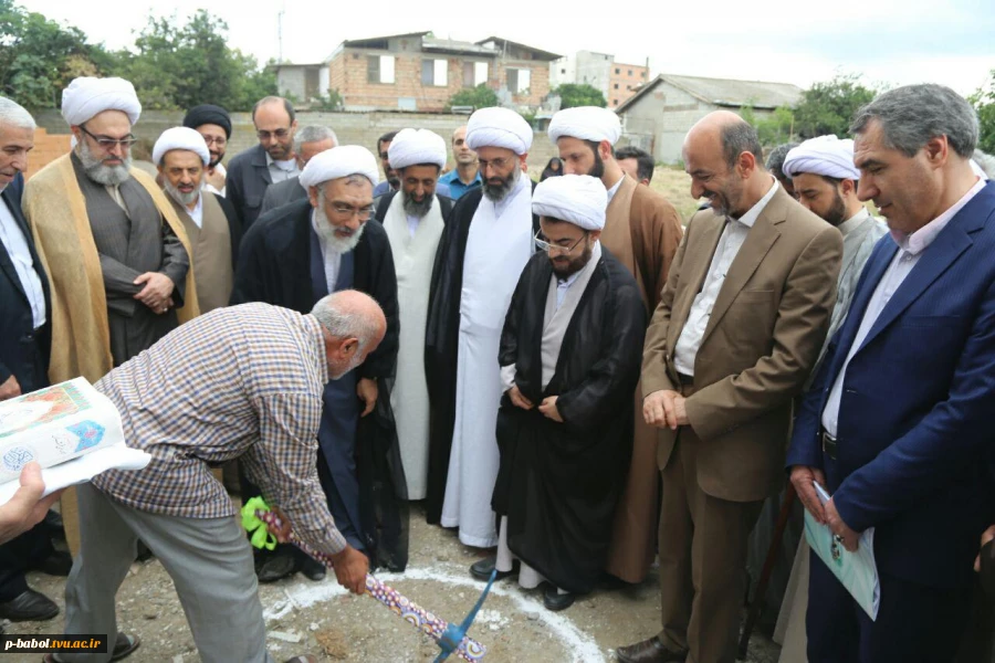 مراسم کلنگ زنی احداث سالن سرپوشیده ورزشی و فرهنگی در محل دانشکده توسط خانواده خیر امیرکلایی 2