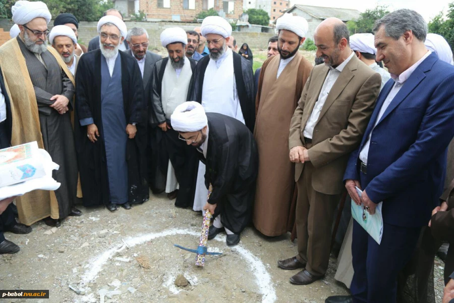 مراسم کلنگ زنی احداث سالن سرپوشیده ورزشی و فرهنگی در محل دانشکده توسط خانواده خیر امیرکلایی 3