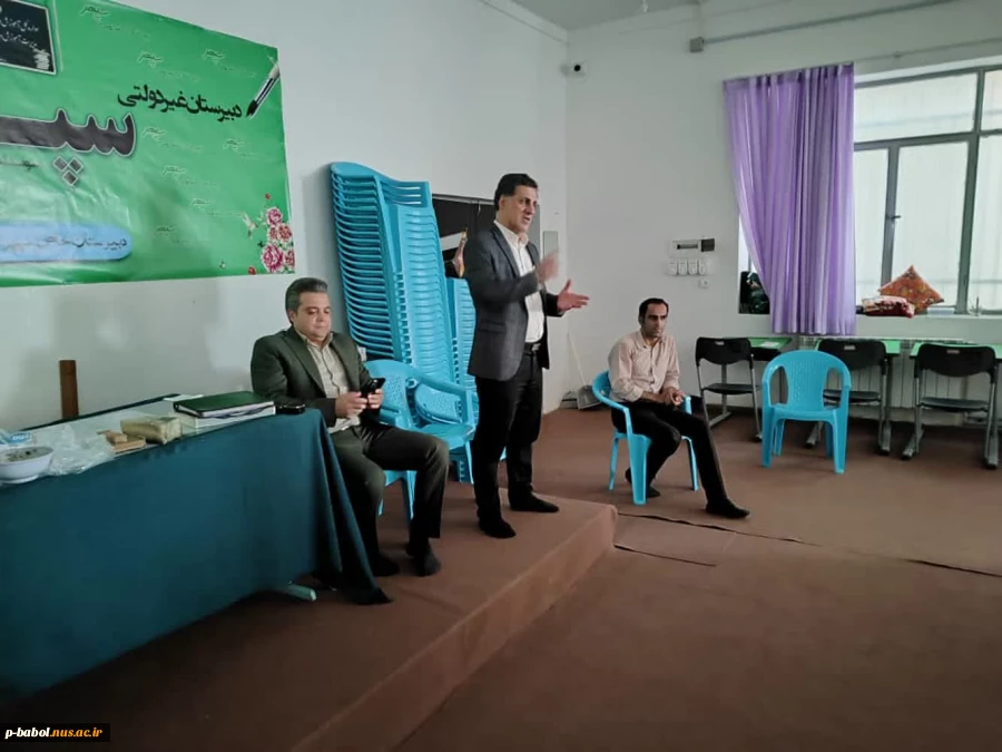 حضور دکتر محمدپور و دکتر رضوی در هنرستان ۴۱۲ نوشیروانی و سخنرانی برای دانش آموزان سال آخر 3